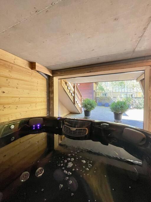Chalet Kelly, Centre Ville / Jacuzzi / Sauna 제라르메르 외부 사진